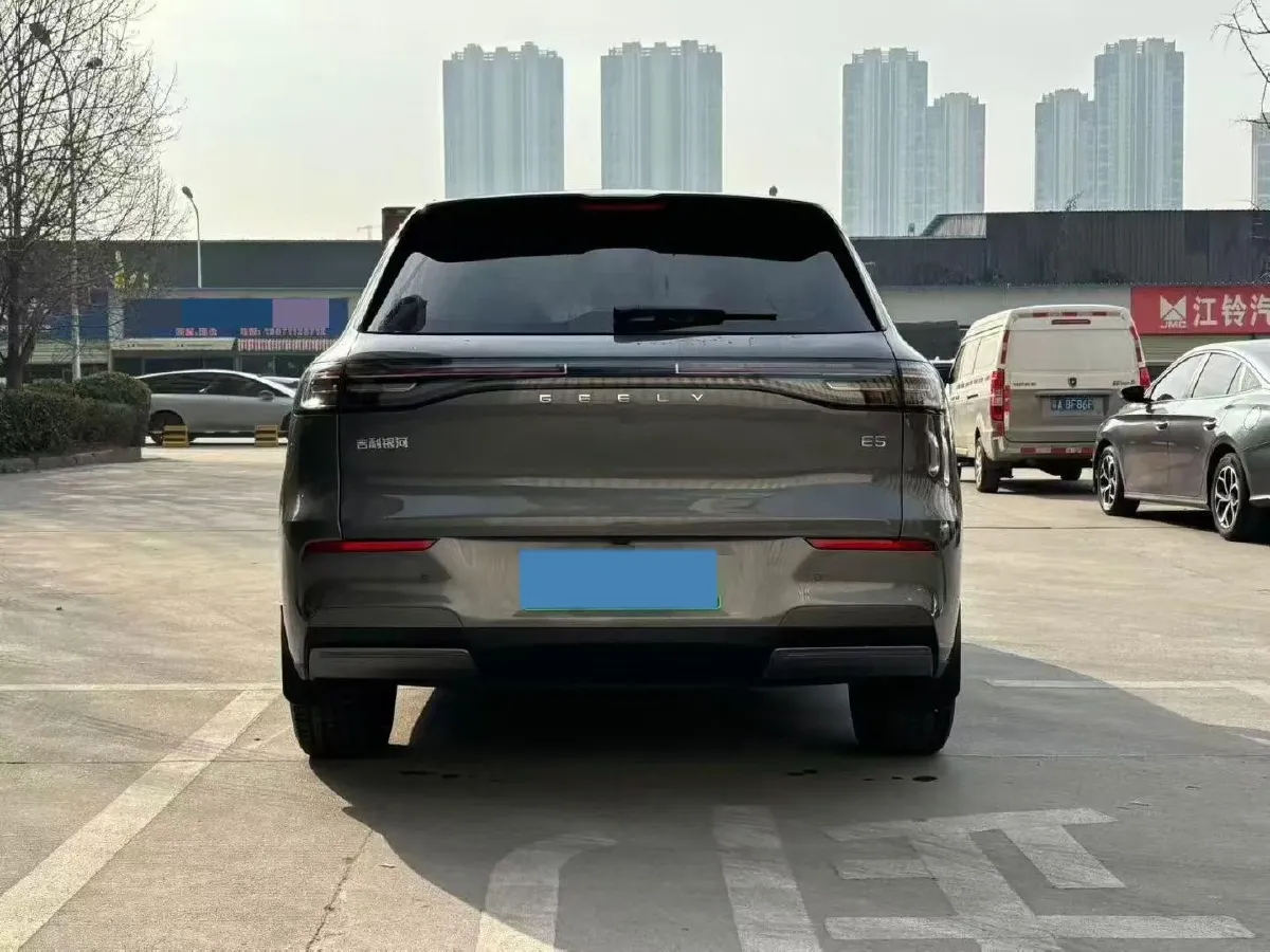 2024 Geely Emgrand L HiP 1.5T 181HP L4 3DHT PHEV 15.5KWH,autocango,china used car exporter,china ev exporter,chinese used car exporter,chinese used ev exporter