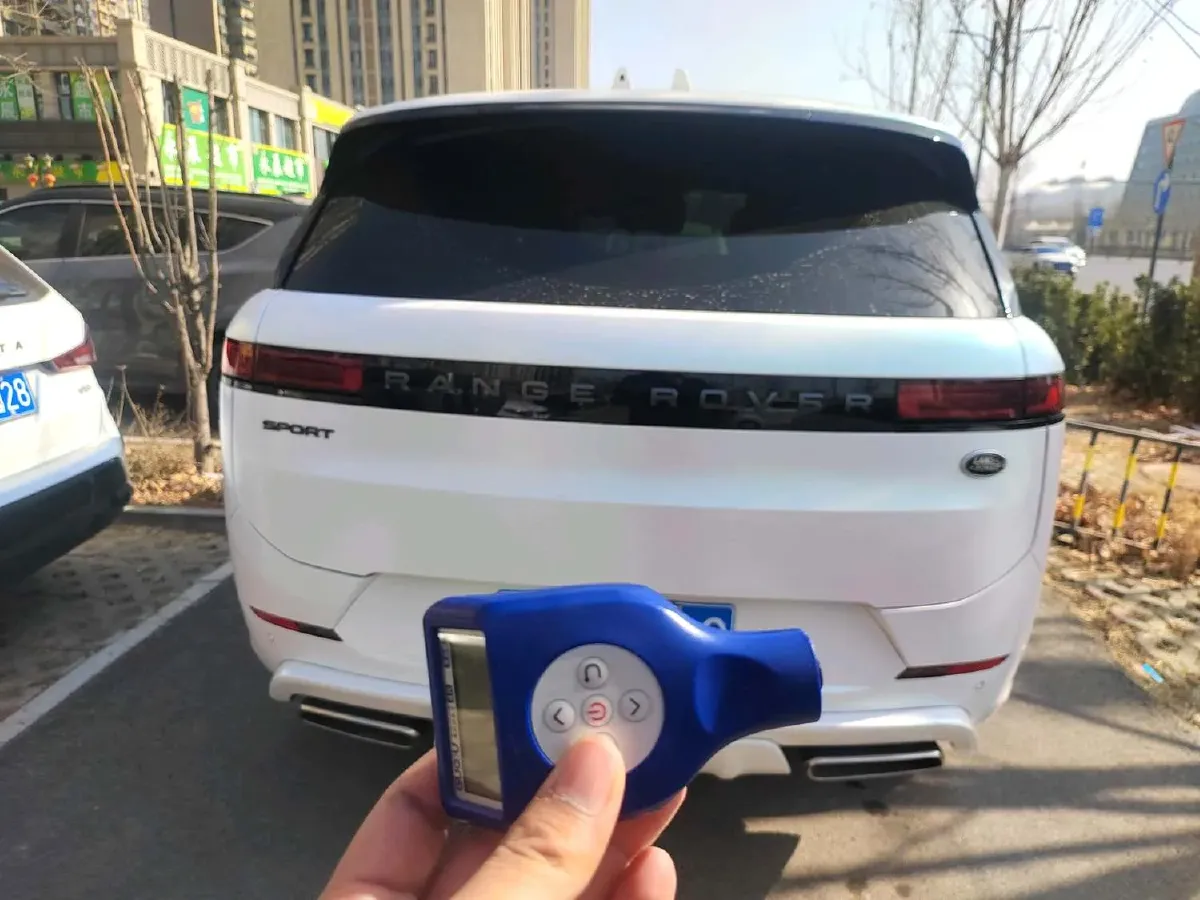 2024 Land Rover Range Rover Sport 3.0T 400HP L6 8AT,autocango,china used car exporter,china ev exporter,chinese used car exporter,chinese used ev exporter