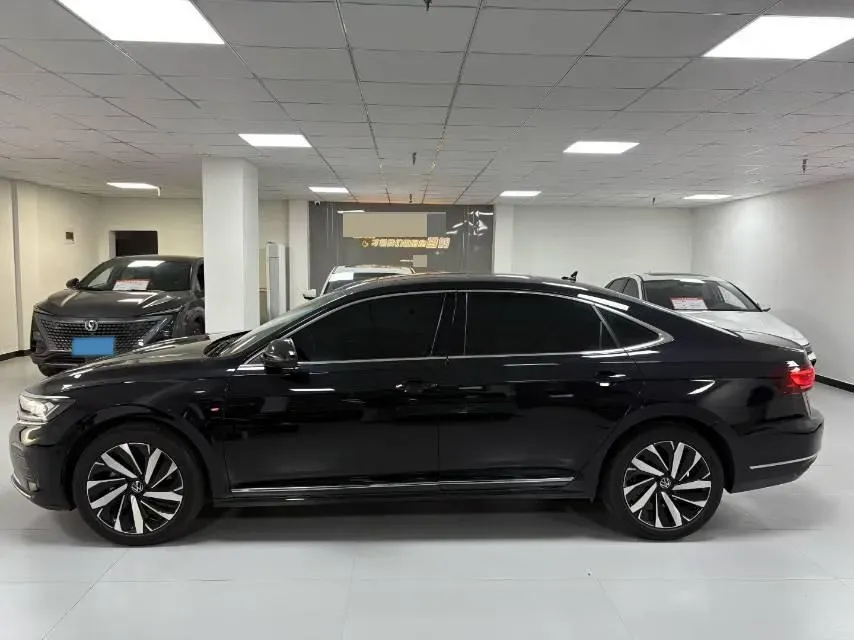 2025 Volkswagen Passat 2.0T 186HP L4 7DCT,autocango,china used car exporter,china ev exporter,chinese used car exporter,chinese used ev exporter