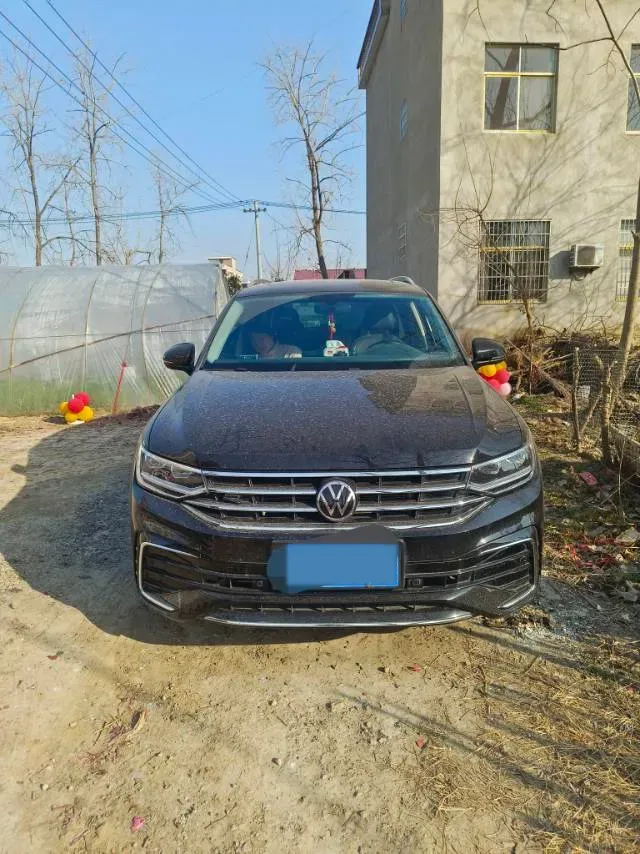 2024 Volkswagen Tiguan L 2.0T 186HP L4 7DCT,autocango,china used car exporter,china ev exporter,chinese used car exporter,chinese used ev exporter