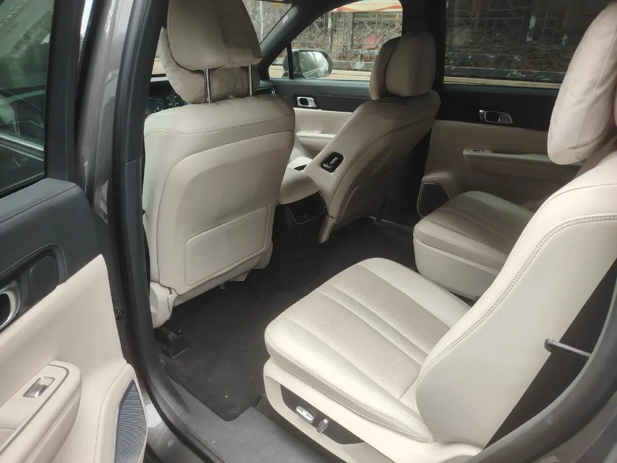 2020 Li ONE Range Extended 131HP REEV 40.5KWH,autocango,china used car exporter,china ev exporter,chinese used car exporter,chinese used ev exporter