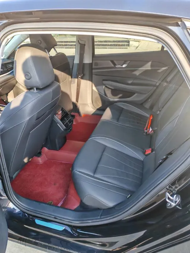 2025 Volkswagen Passat 2.0T 220HP L4 7DCT,autocango,china used car exporter,china ev exporter,chinese used car exporter,chinese used ev exporter