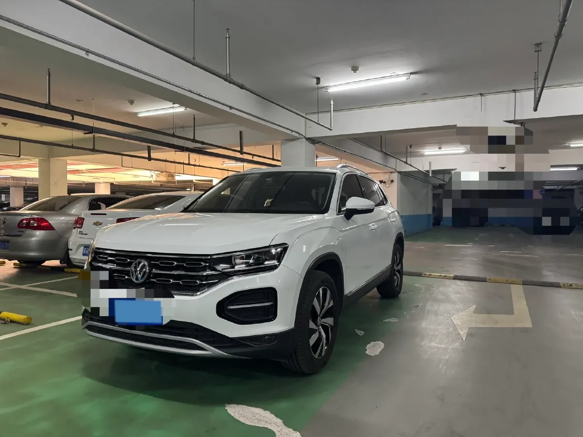 2019 Jeep Cherokee 2.0T 234HP L4 9AT,autocango,china used car exporter,china ev exporter,chinese used car exporter,chinese used ev exporter