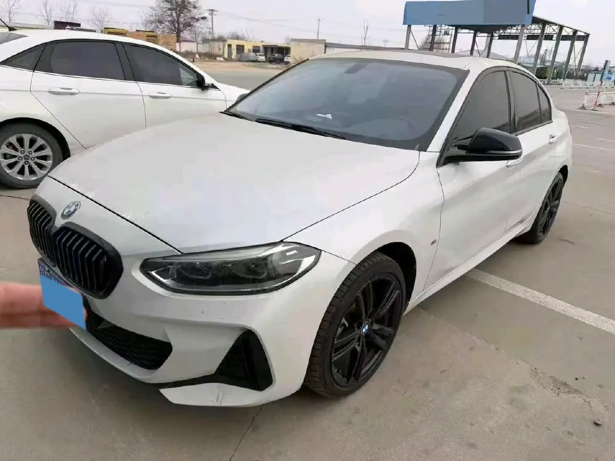2023 BMW 1 Series 2.0T 178HP L4 7DCT,autocango,china used car exporter,china ev exporter,chinese used car exporter,chinese used ev exporter