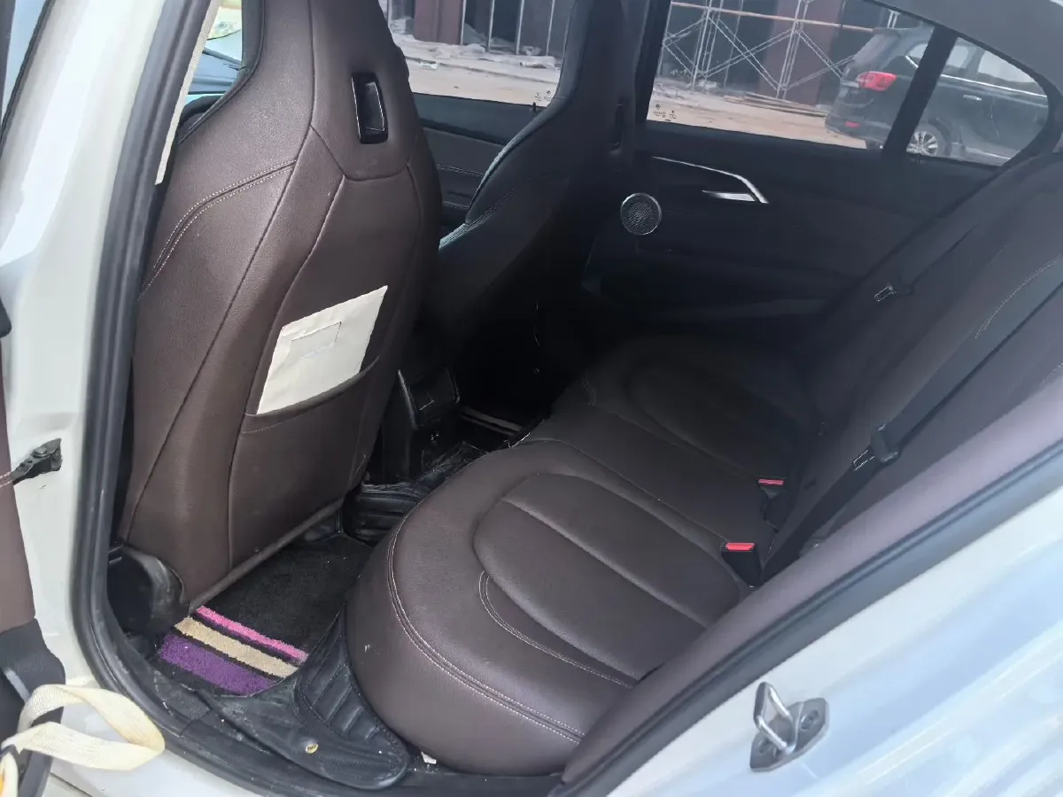 2023 BMW 1 Series 2.0T 178HP L4 7DCT,autocango,china used car exporter,china ev exporter,chinese used car exporter,chinese used ev exporter