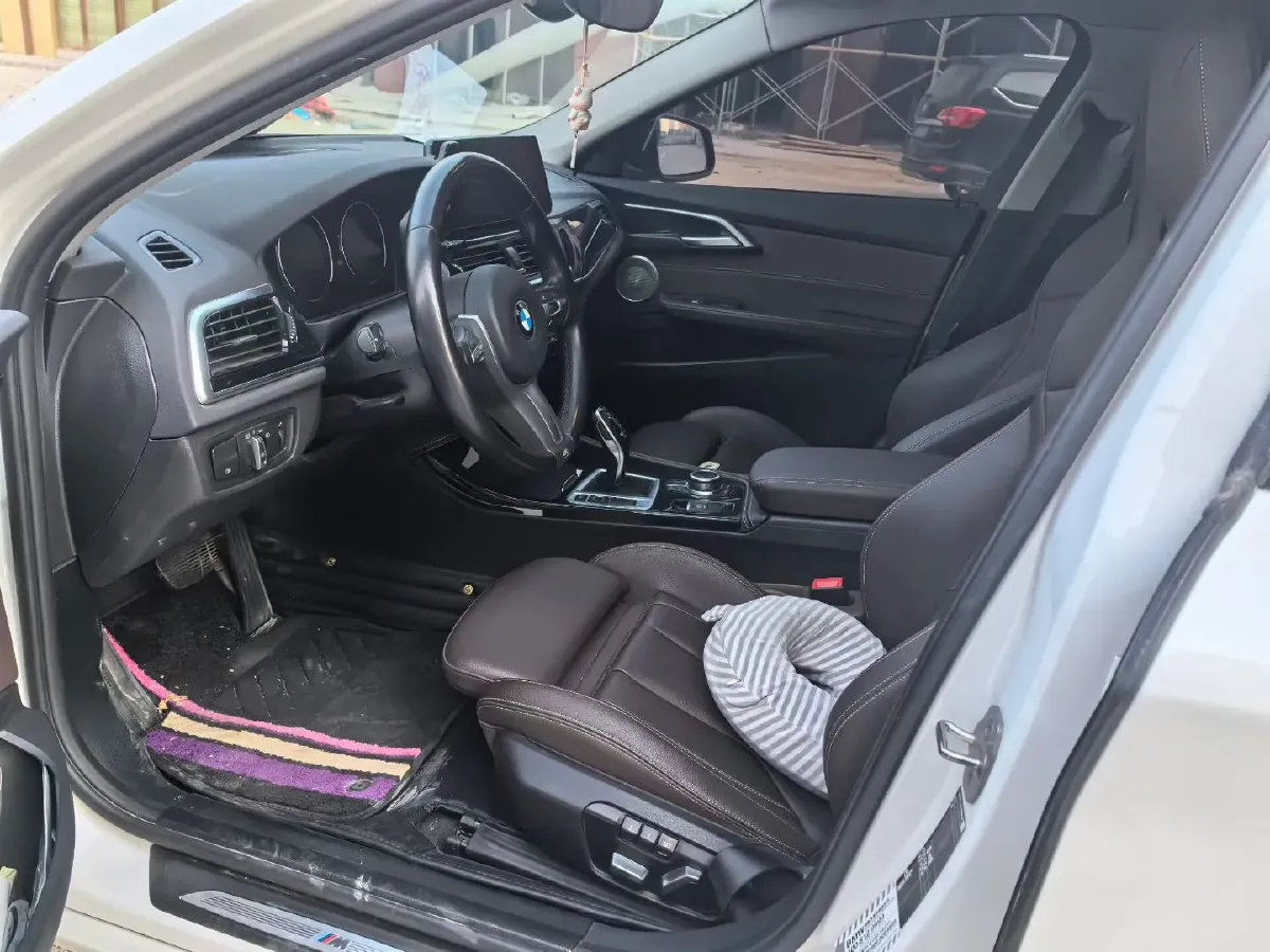 2023 BMW 1 Series 2.0T 178HP L4 7DCT,autocango,china used car exporter,china ev exporter,chinese used car exporter,chinese used ev exporter