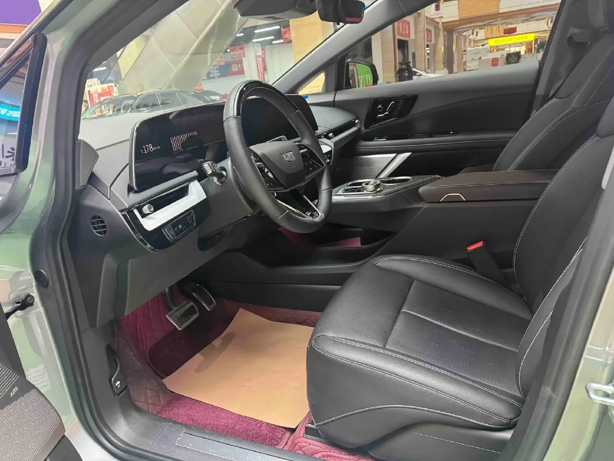 2024 Cadillac OPTIQ BEV 79.7KWH,autocango,china used car exporter,china ev exporter,chinese used car exporter,chinese used ev exporter