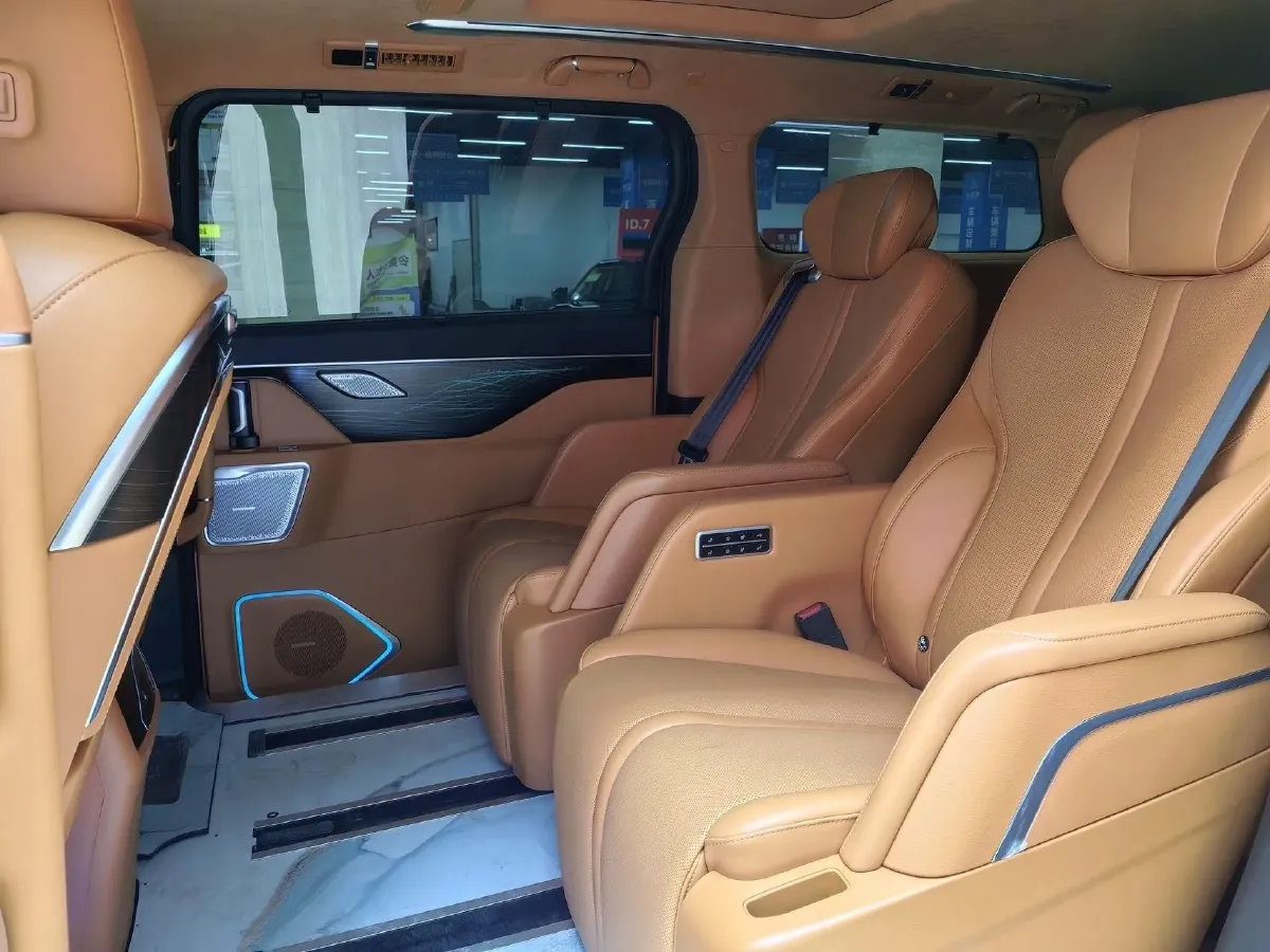 2024 Voyah ZhuiGuang 1.5T 136HP L4 PHEV 43KWH,autocango,china used car exporter,china ev exporter,chinese used car exporter,chinese used ev exporter