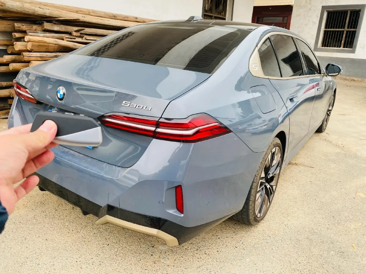 2024 BMW 5 Series 2.0T 258HP L4 8AT,autocango,china used car exporter,china ev exporter,chinese used car exporter,chinese used ev exporter