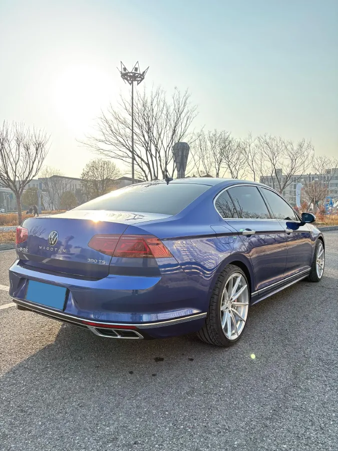 2023 Volkswagen Magotan 2.0T 220HP L4 7DCT,autocango,china used car exporter,china ev exporter,chinese used car exporter,chinese used ev exporter