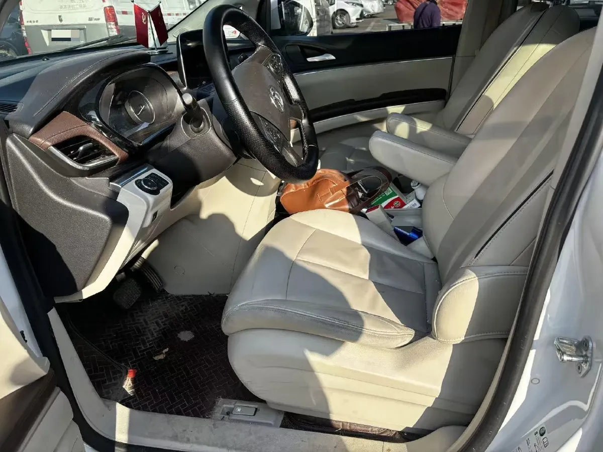 2021 Buick GL8 2.0T 237HP L4 9AT,autocango,china used car exporter,china ev exporter,chinese used car exporter,chinese used ev exporter