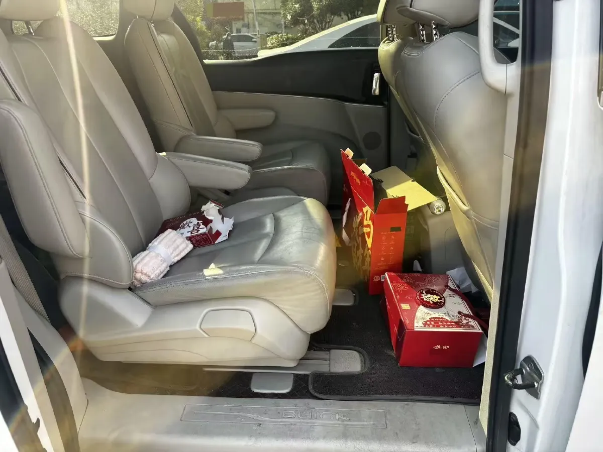 2021 Buick GL8 2.0T 237HP L4 9AT,autocango,china used car exporter,china ev exporter,chinese used car exporter,chinese used ev exporter