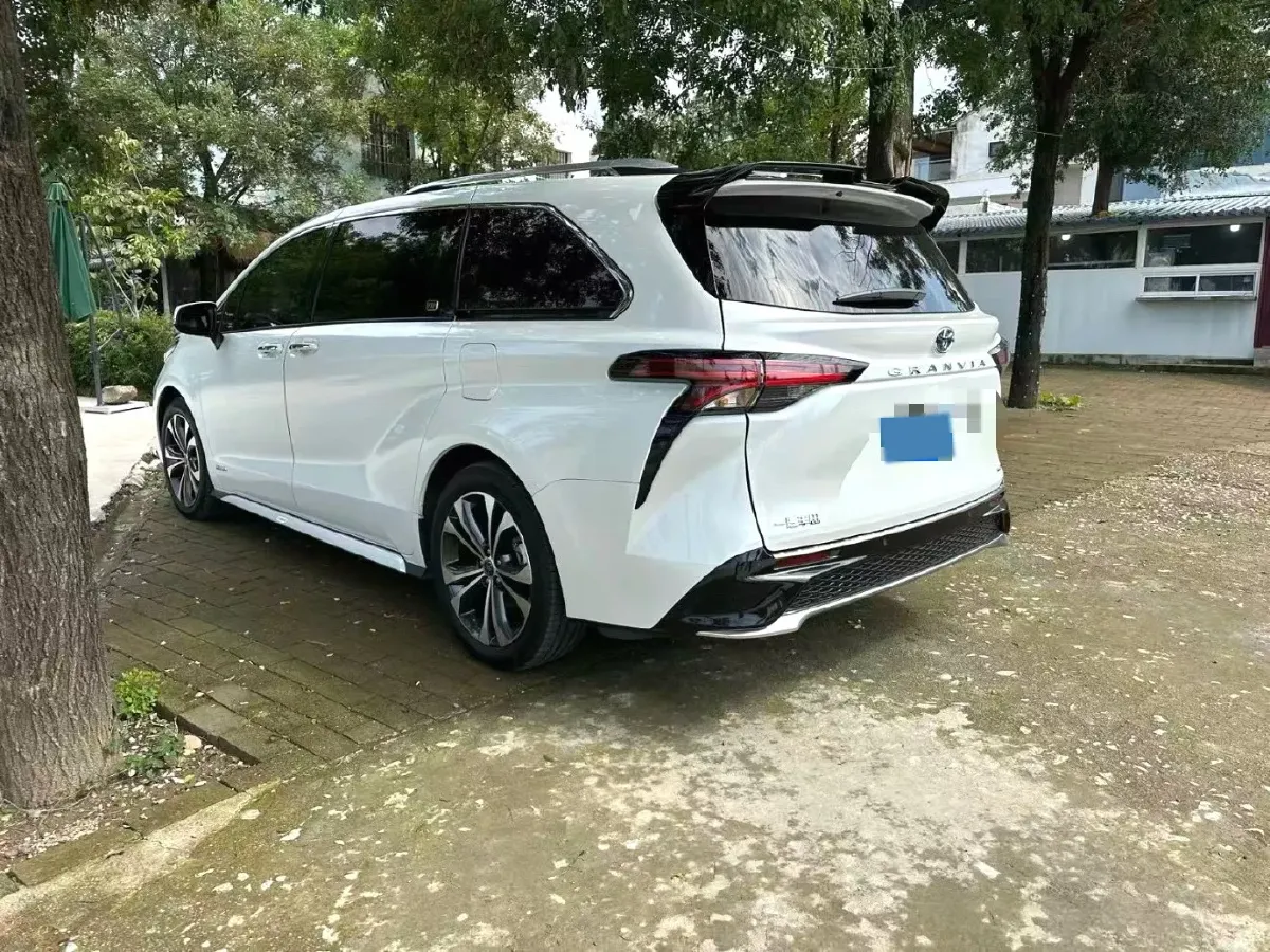 2023 Toyota Granvia 2.5L 189HP L4 E-CVT Hybrid,autocango,china used car exporter,china ev exporter,chinese used car exporter,chinese used ev exporter
