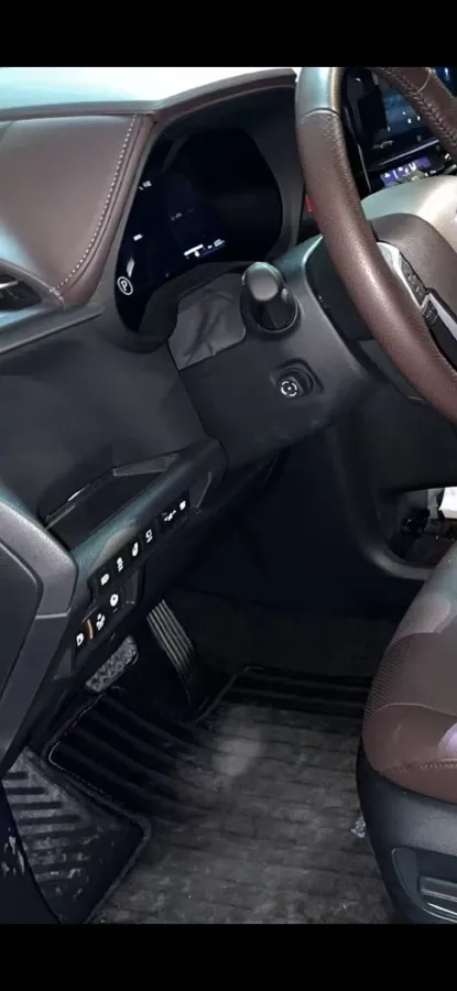 2023 Toyota Granvia 2.5L 189HP L4 E-CVT Hybrid,autocango,china used car exporter,china ev exporter,chinese used car exporter,chinese used ev exporter