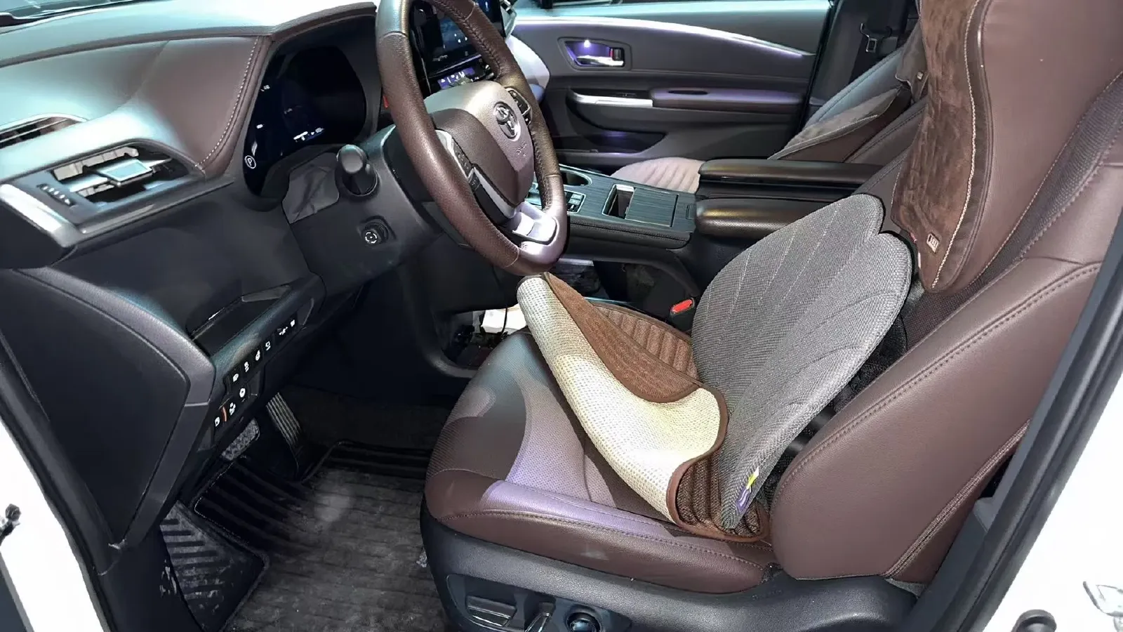 2023 Toyota Granvia 2.5L 189HP L4 E-CVT Hybrid,autocango,china used car exporter,china ev exporter,chinese used car exporter,chinese used ev exporter