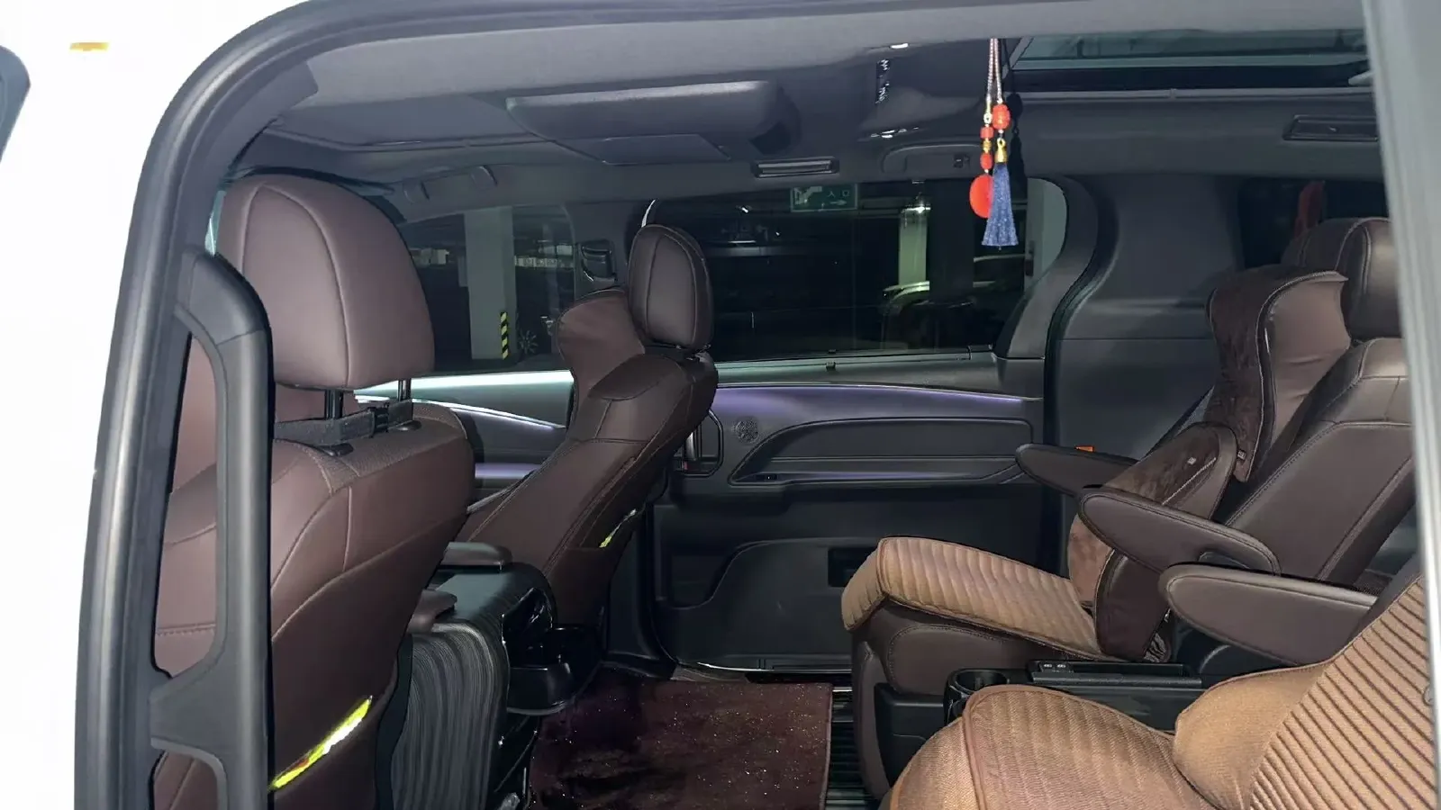 2023 Toyota Granvia 2.5L 189HP L4 E-CVT Hybrid,autocango,china used car exporter,china ev exporter,chinese used car exporter,chinese used ev exporter