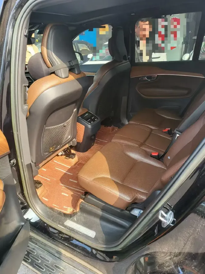 2022 Volvo XC90 2.0T 299HP L4 8AT,autocango,china used car exporter,china ev exporter,chinese used car exporter,chinese used ev exporter