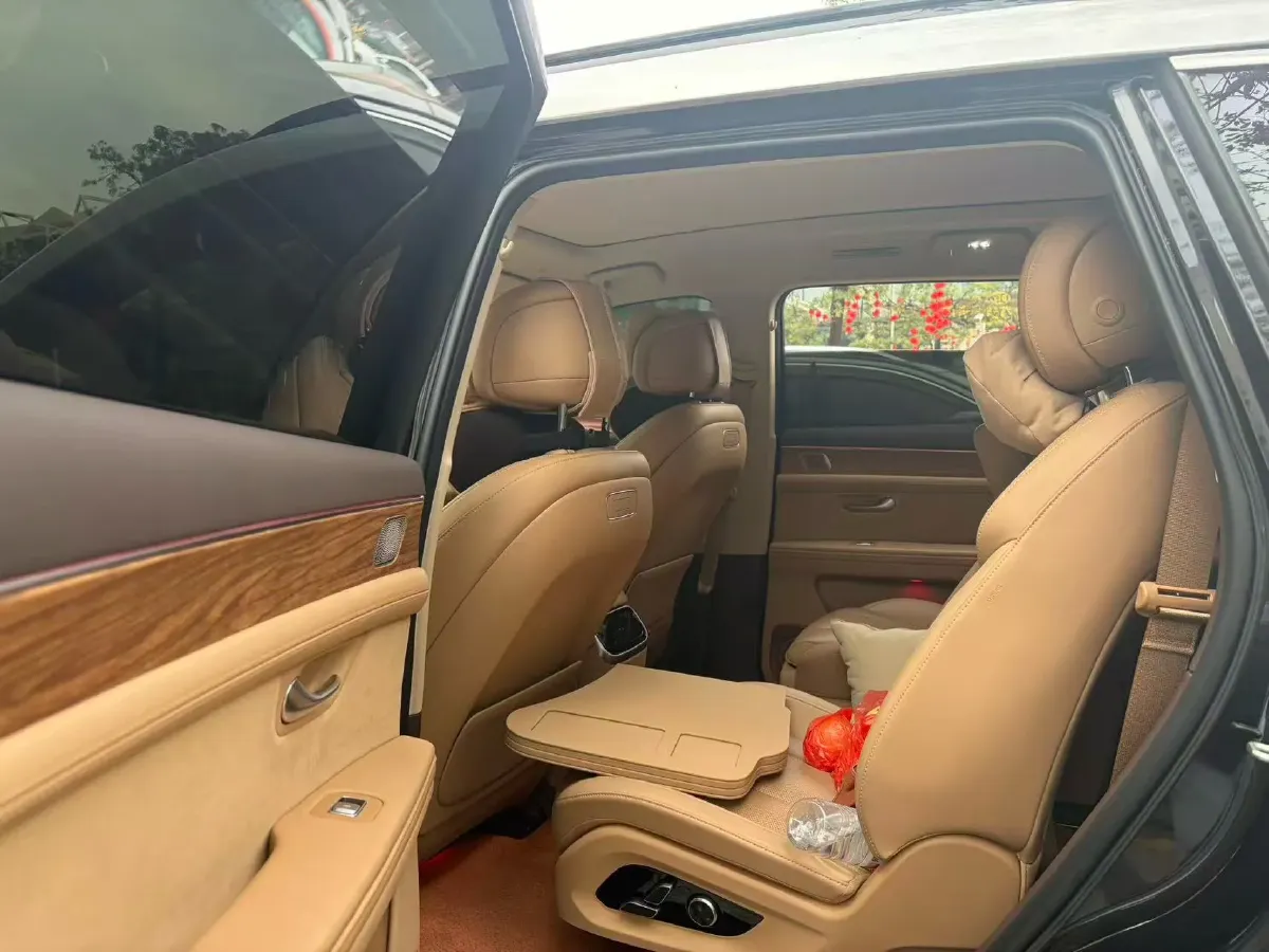 2024 AITO AITO M7 1.5T 152HP L4 REEV 42KWH,autocango,china used car exporter,china ev exporter,chinese used car exporter,chinese used ev exporter