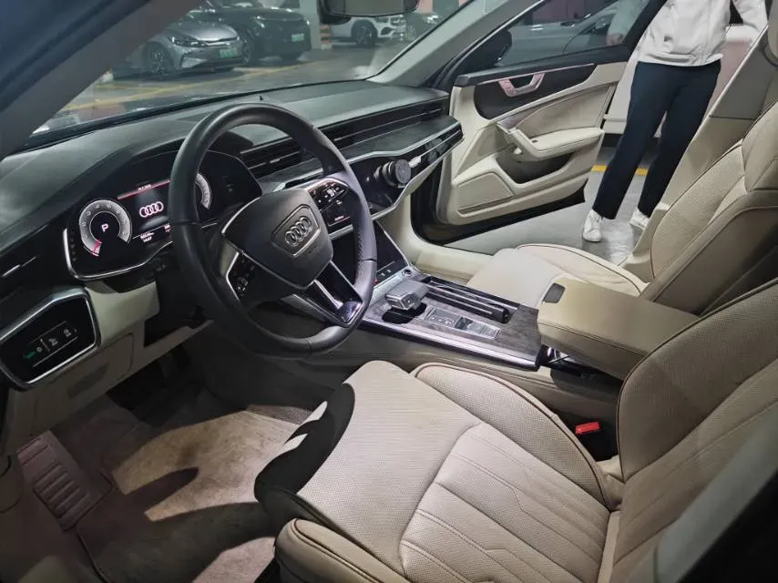 2022 Audi A6L 3.0T 340HP V6 7DCT,autocango,china used car exporter,china ev exporter,chinese used car exporter,chinese used ev exporter