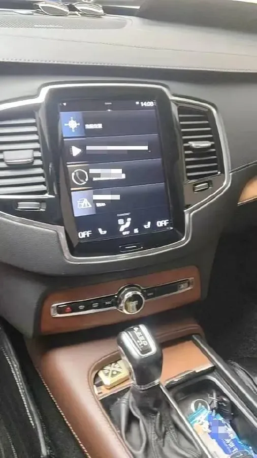 2019 Volvo XC90 2.0T 320HP L4 8AT,autocango,china used car exporter,china ev exporter,chinese used car exporter,chinese used ev exporter