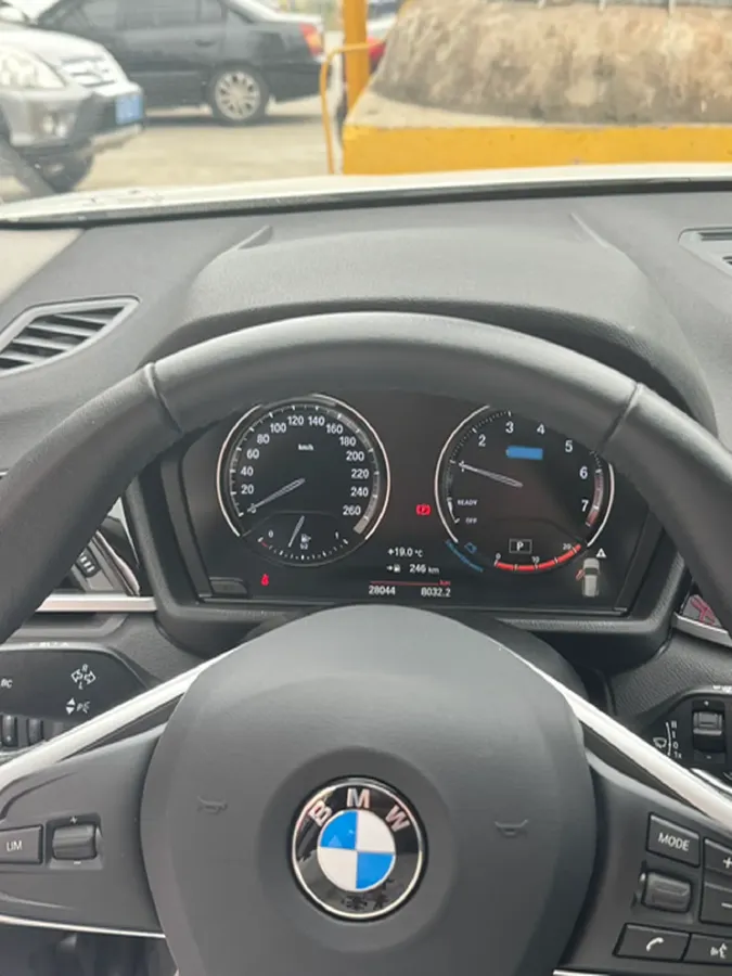 2022 BMW X1 1.5T 140HP L3 7DCT,autocango,china used car exporter,china ev exporter,chinese used car exporter,chinese used ev exporter