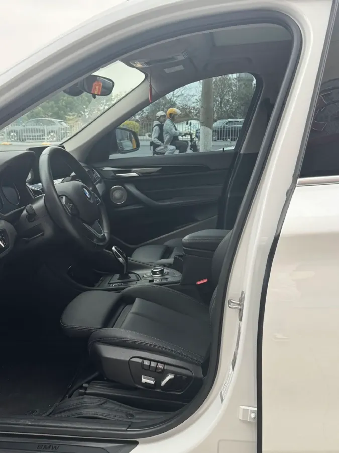 2022 BMW X1 1.5T 140HP L3 7DCT,autocango,china used car exporter,china ev exporter,chinese used car exporter,chinese used ev exporter