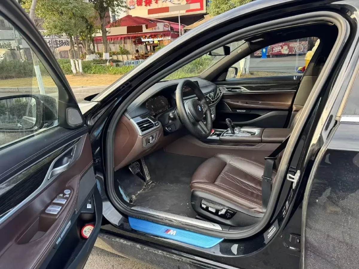 2019 BMW 7 Series 3.0T 340HP L6 8AT,autocango,china used car exporter,china ev exporter,chinese used car exporter,chinese used ev exporter