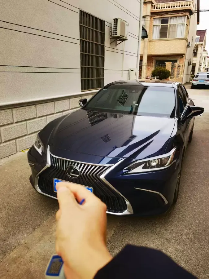 2020 Lexus ES 2.0L 173HP L4 CVT,autocango,china used car exporter,china ev exporter,chinese used car exporter,chinese used ev exporter