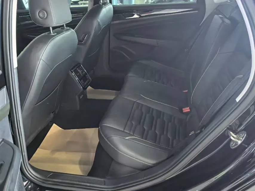 2019 Skoda Kodiak 2.0T 186HP L4 7DCT,autocango,china used car exporter,china ev exporter,chinese used car exporter,chinese used ev exporter