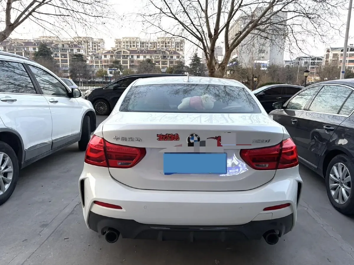 2021 BMW 1 Series 1.5T 140HP L3 7DCT,autocango,china used car exporter,china ev exporter,chinese used car exporter,chinese used ev exporter