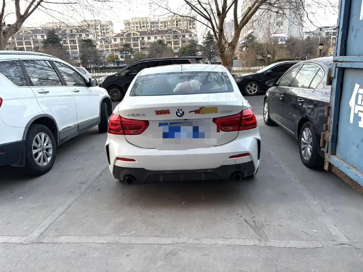 2021 BMW 1 Series 1.5T 140HP L3 7DCT,autocango,china used car exporter,china ev exporter,chinese used car exporter,chinese used ev exporter