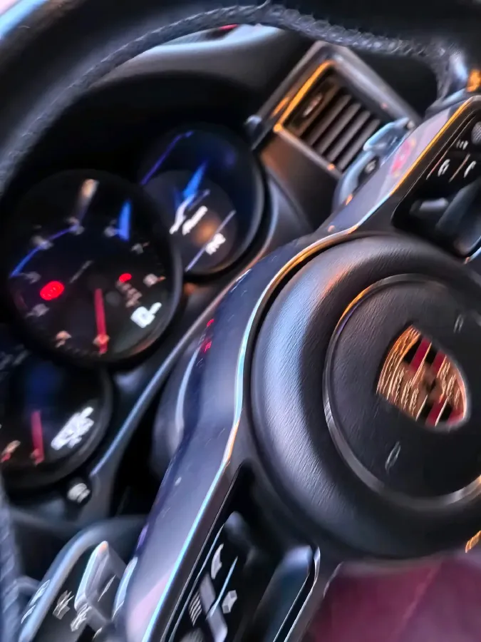 2017 Porsche Macan 2.0T 252HP L4 7DCT,autocango,china used car exporter,china ev exporter,chinese used car exporter,chinese used ev exporter