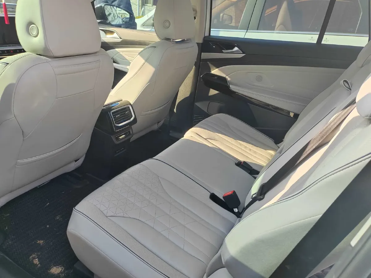 2021 Volkswagen ID.6 Crozz BEV 84.8KWH,autocango,china used car exporter,china ev exporter,chinese used car exporter,chinese used ev exporter