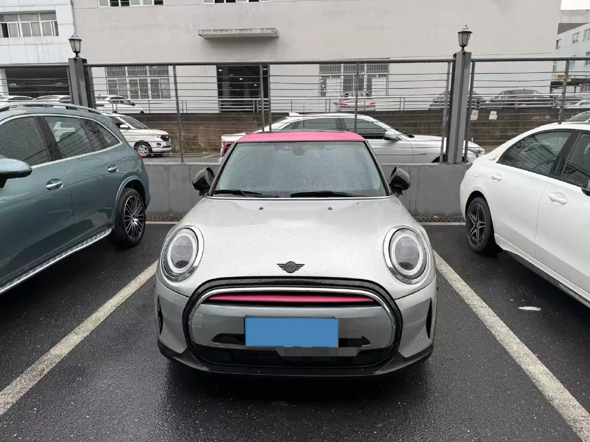 2022 MINI MINI 1.5T 136HP L3 7DCT,autocango,china used car exporter,china ev exporter,chinese used car exporter,chinese used ev exporter
