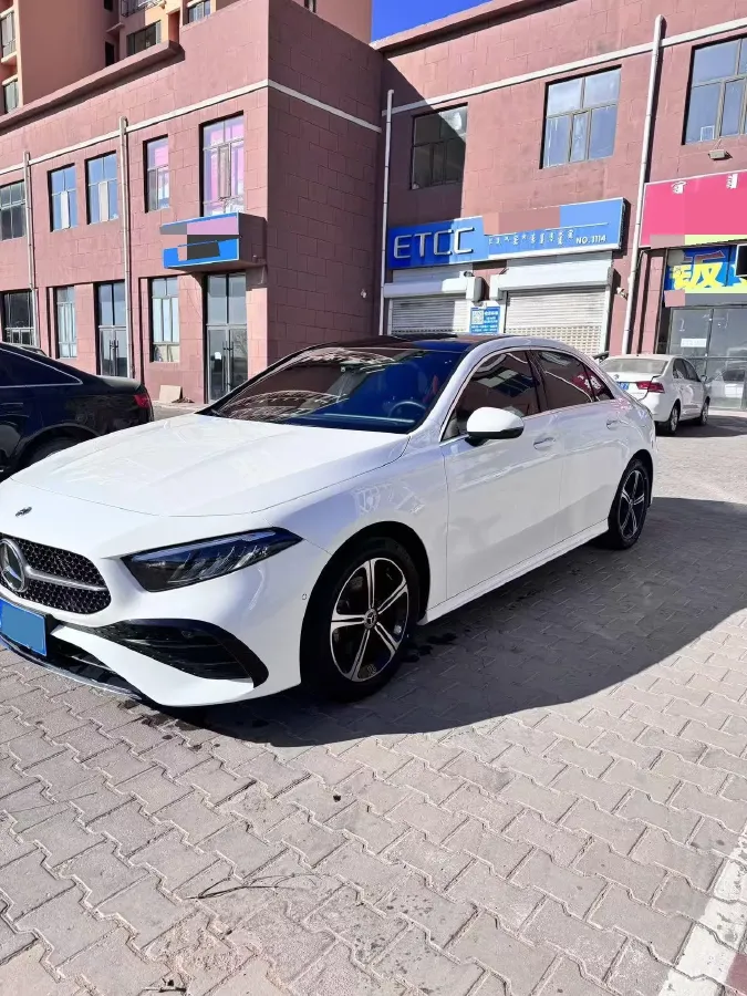 2024 Mercedes-Benz A Class 1.3T 163HP L4 7DCT,autocango,china used car exporter,china ev exporter,chinese used car exporter,chinese used ev exporter