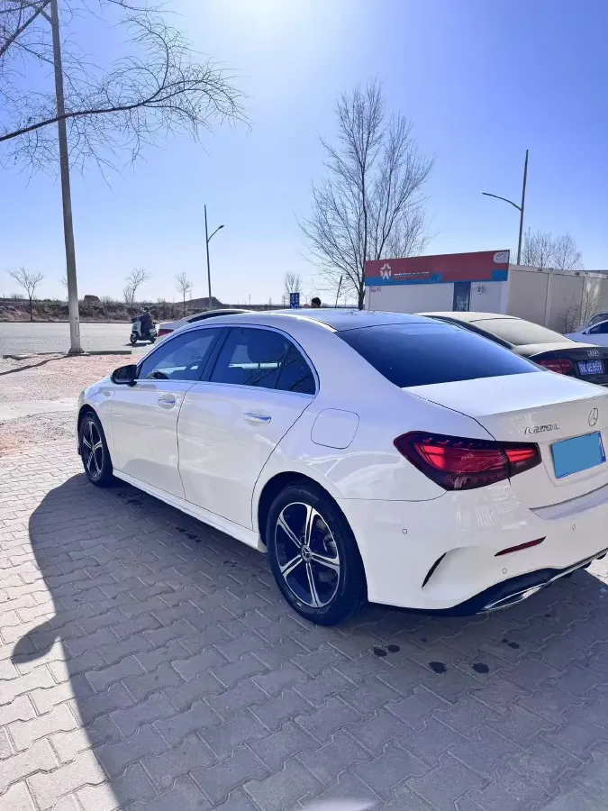 2024 Mercedes-Benz A Class 1.3T 163HP L4 7DCT,autocango,china used car exporter,china ev exporter,chinese used car exporter,chinese used ev exporter