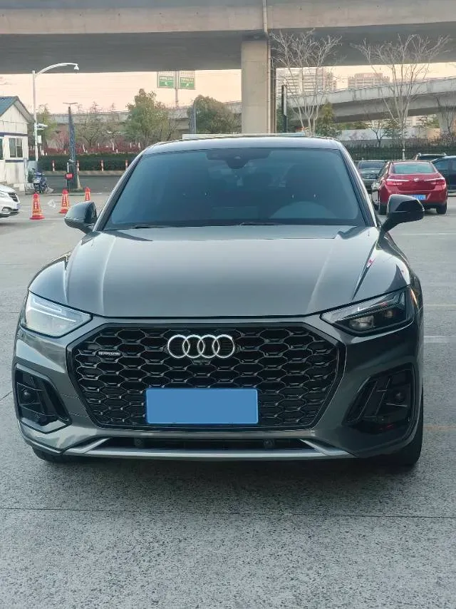 2021 Audi Q5L Sportback 2.0T 190HP L4 7DCT,autocango,china used car exporter,china ev exporter,chinese used car exporter,chinese used ev exporter