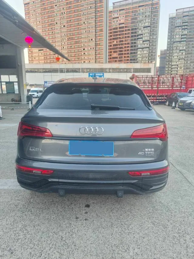 2021 Audi Q5L Sportback 2.0T 190HP L4 7DCT,autocango,china used car exporter,china ev exporter,chinese used car exporter,chinese used ev exporter