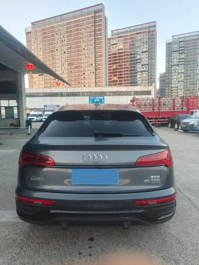 2021 Audi Q5L Sportback 2.0T 190HP L4 7DCT,autocango,china used car exporter,china ev exporter,chinese used car exporter,chinese used ev exporter