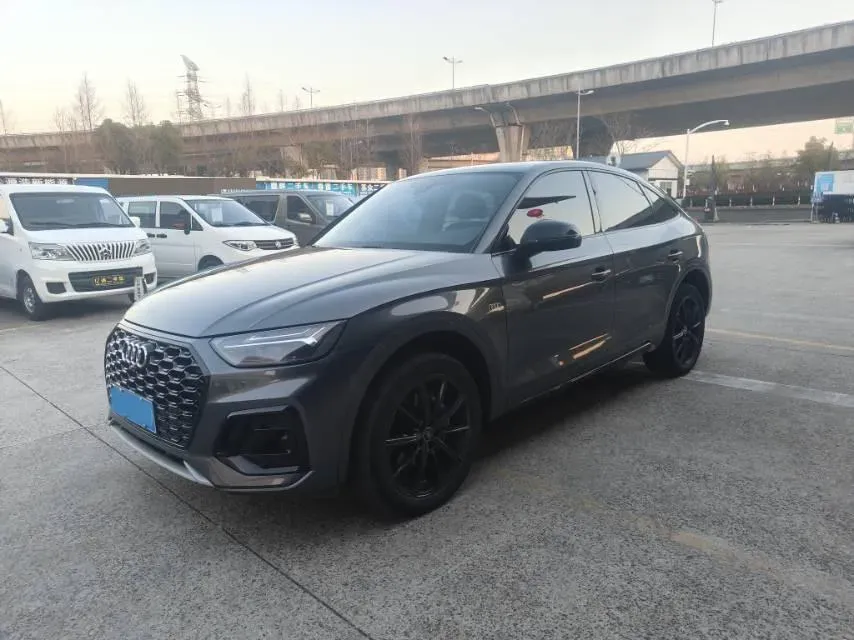 2021 Audi Q5L Sportback 2.0T 190HP L4 7DCT,autocango,china used car exporter,china ev exporter,chinese used car exporter,chinese used ev exporter