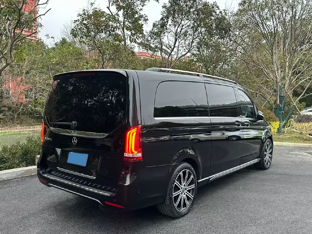 2022 Mercedes-Benz V Class 2.0T 211HP L4 9AT,autocango,china used car exporter,china ev exporter,chinese used car exporter,chinese used ev exporter