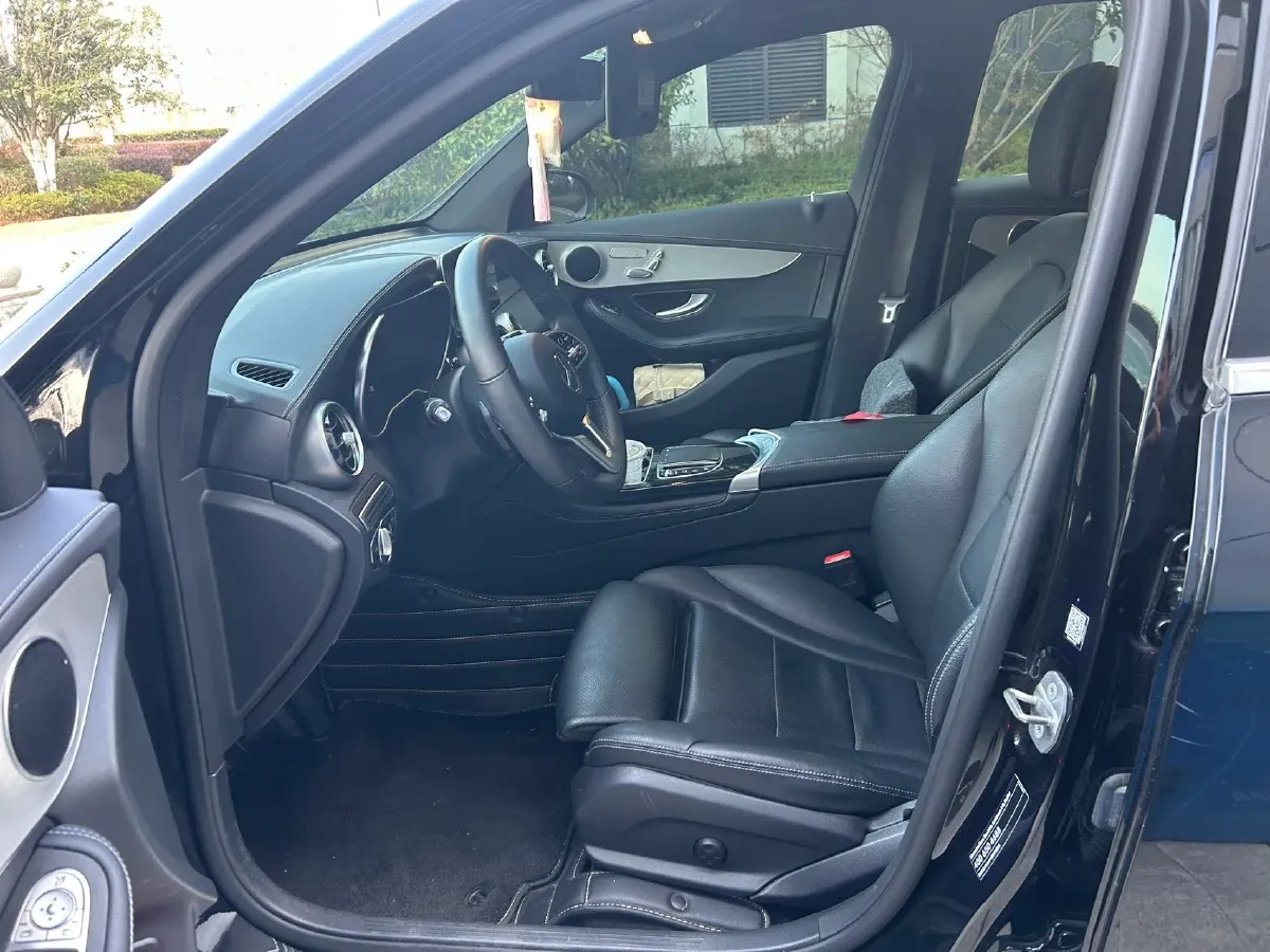 2021 Mercedes-Benz GLC Class 2.0T 197HP L4 9AT,autocango,china used car exporter,china ev exporter,chinese used car exporter,chinese used ev exporter