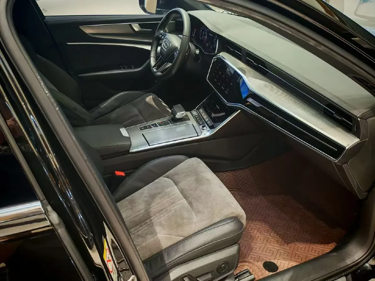 2020 Audi A6L 2.0T 190HP L4 7DCT,autocango,china used car exporter,china ev exporter,chinese used car exporter,chinese used ev exporter