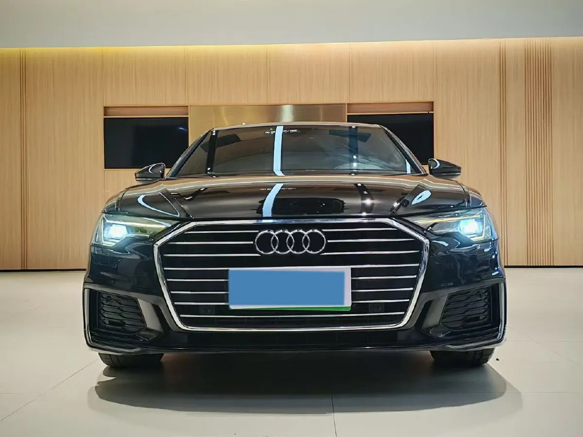 2020 Audi A6L 2.0T 190HP L4 7DCT,autocango,china used car exporter,china ev exporter,chinese used car exporter,chinese used ev exporter