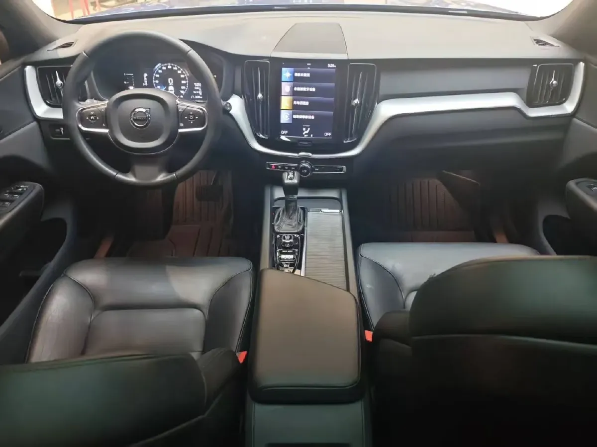2021 Volvo XC60 2.0T 250HP L4 8AT,autocango,china used car exporter,china ev exporter,chinese used car exporter,chinese used ev exporter