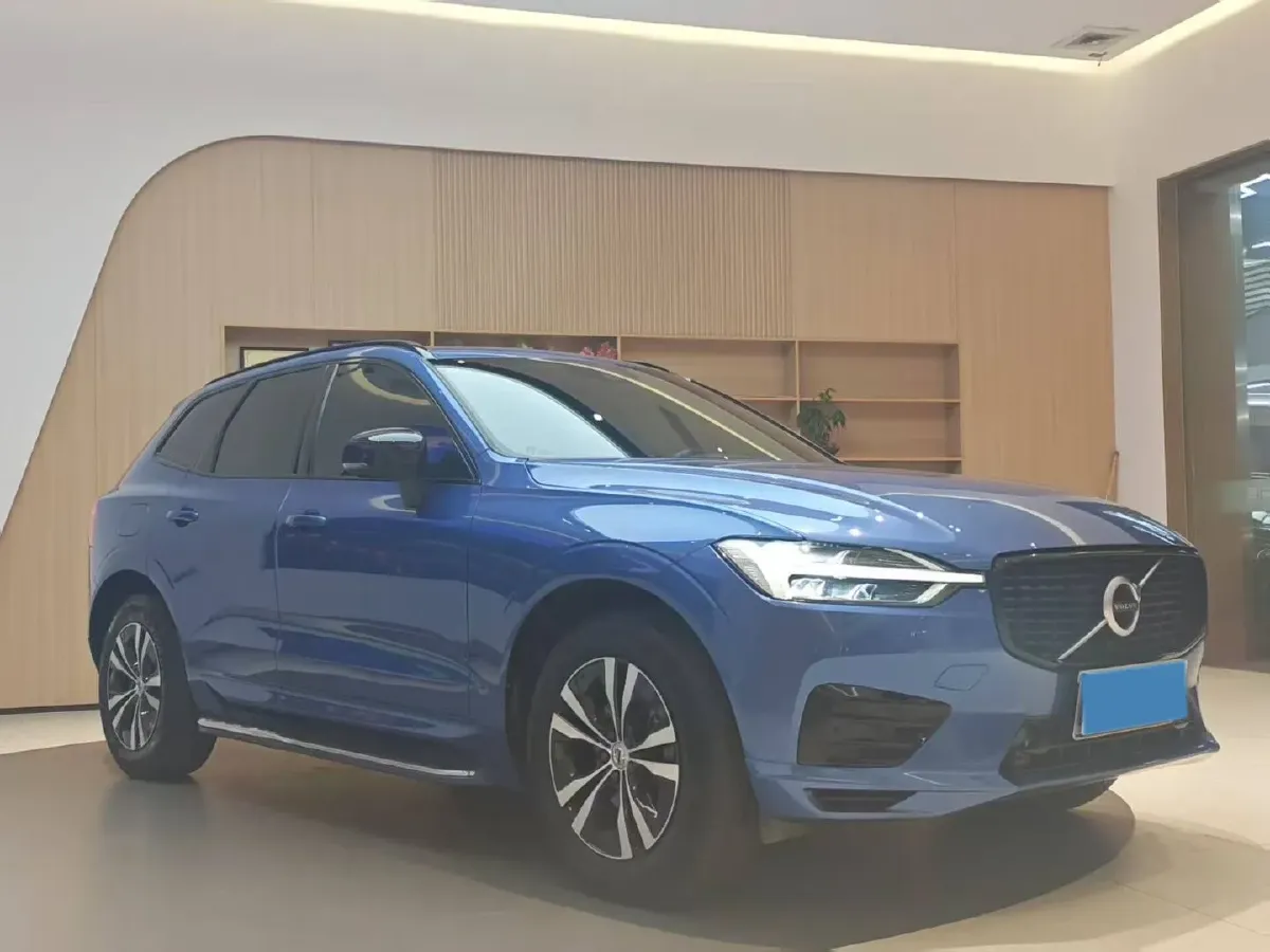 2021 Volvo XC60 2.0T 250HP L4 8AT,autocango,china used car exporter,china ev exporter,chinese used car exporter,chinese used ev exporter