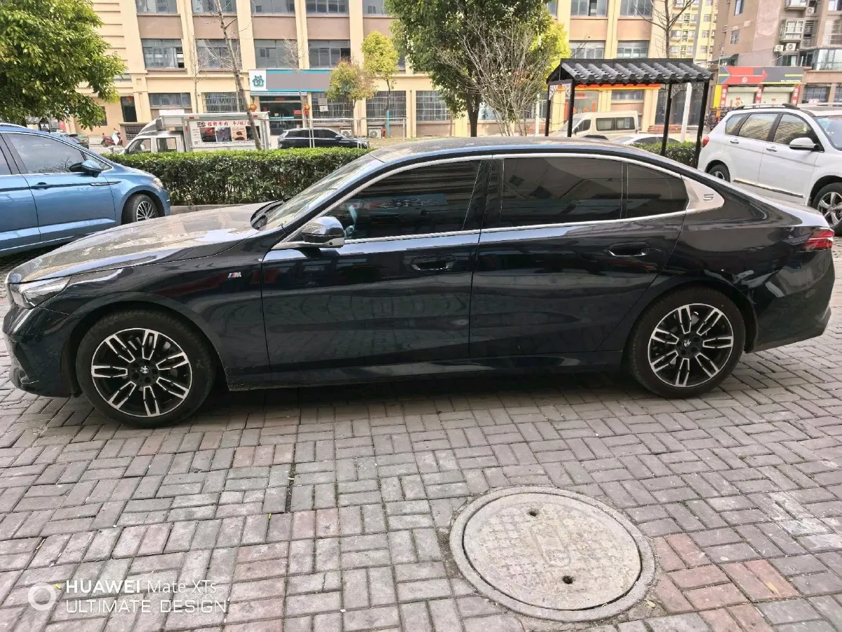 2024 BMW 5 Series 2.0T 258HP L4 8AT,autocango,china used car exporter,china ev exporter,chinese used car exporter,chinese used ev exporter