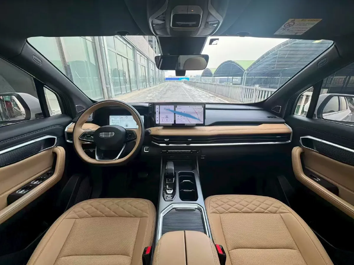 2023 Geely Okavango L 2.0T 218HP L4 7DCT,autocango,china used car exporter,china ev exporter,chinese used car exporter,chinese used ev exporter