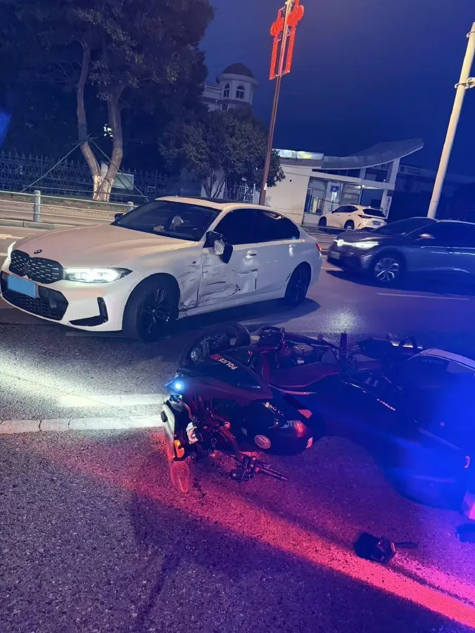 2023 BMW 3 Series 2.0T 184HP L4 8AT,autocango,china used car exporter,china ev exporter,chinese used car exporter,chinese used ev exporter