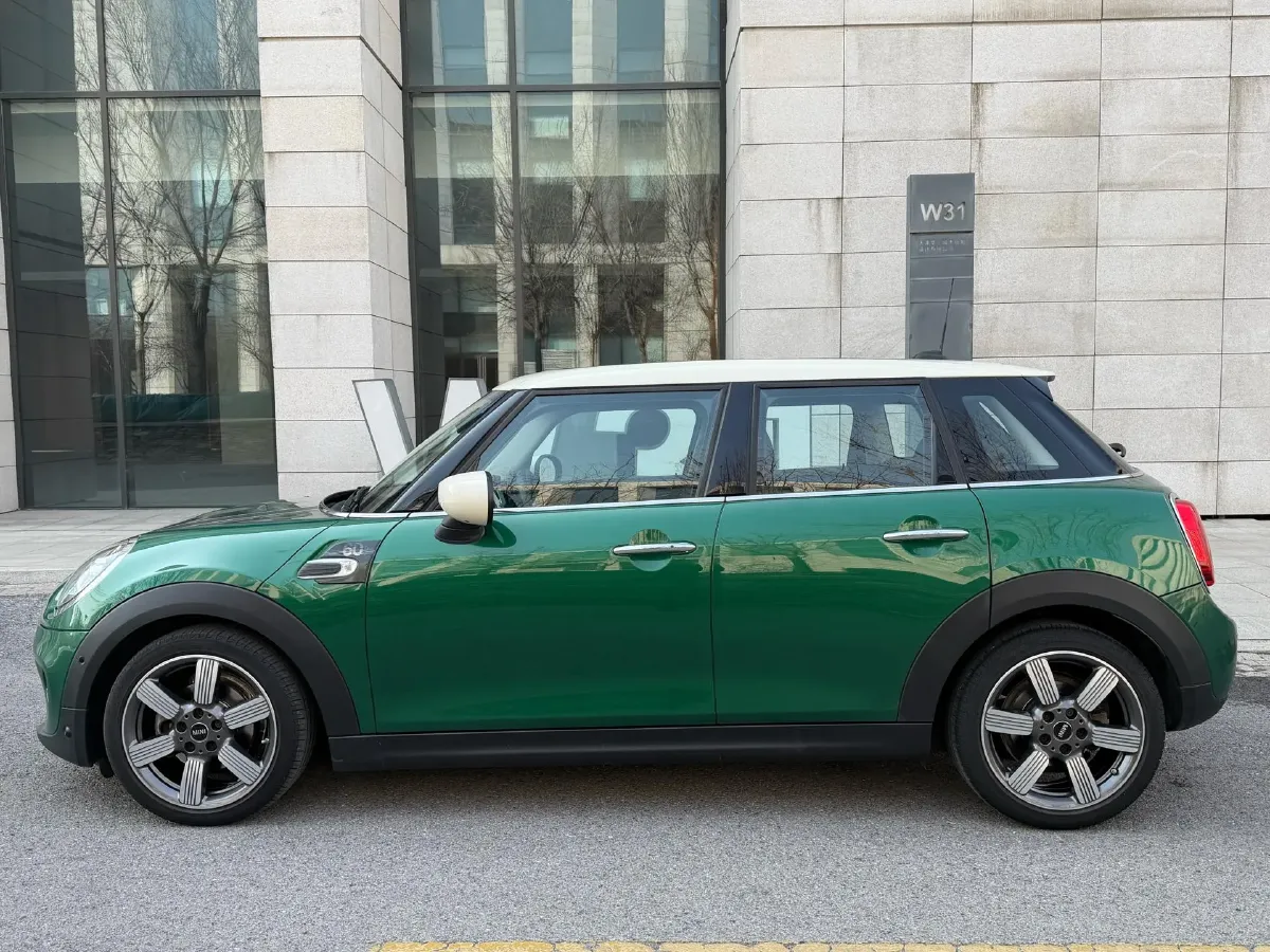 2019 MINI MINI 1.5T 136HP L3 7DCT,autocango,china used car exporter,china ev exporter,chinese used car exporter,chinese used ev exporter